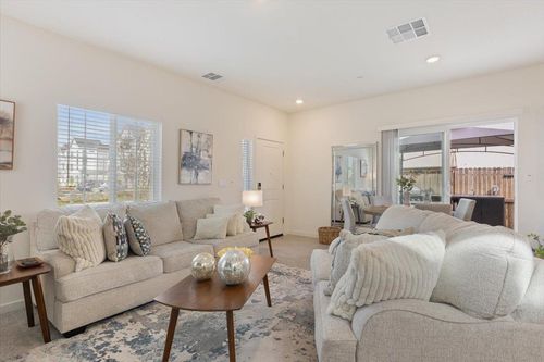 1017 San Anselmo Ln, Roseville, CA, 95747-4587 | Card Image