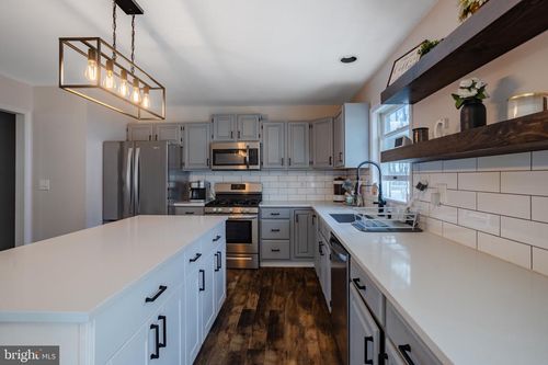 152 Mount Jefferson Drive, Effort, PA, 18330 | Card Image