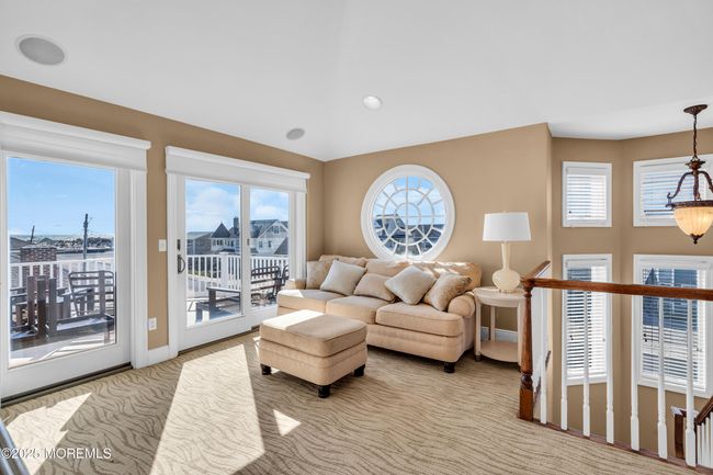 3rd Floor Sitting Room | Image 9