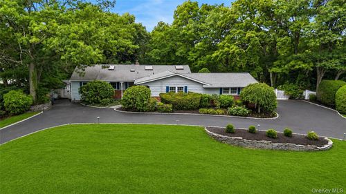 15 Veronica Court, Smithtown, NY, 11787 | Card Image