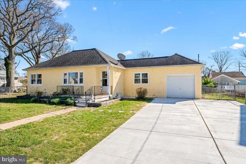 110 W Wilde Ave, VILLAS, NJ, 08251-2161 | Card Image