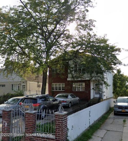 180 Bradley Ave, Staten Island, NY, 10314-5167 | Card Image