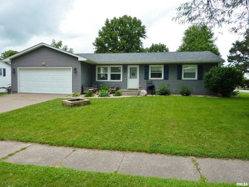 212 W Spring St, Eldridge, IA, 52748-1653 | Card Image