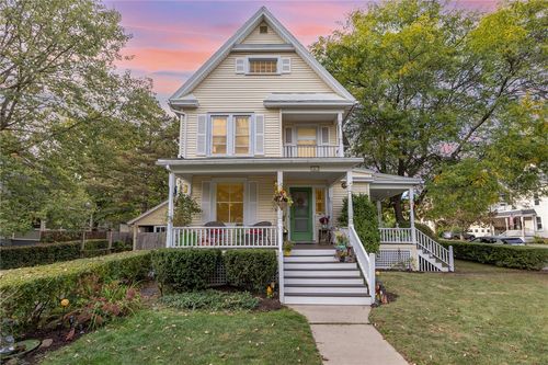 40 Dungan St, Canandaigua, NY, 14424-1352 | Card Image
