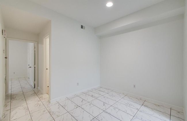 APT-3 - 1818 Augusta Dr, Townhouse with 2 bedrooms, 1 bathrooms and 1 parking in Houston TX | Image 6