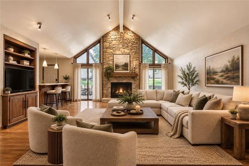 10 The Woodlands, Gladstone, MO, 64119-1852 | Card Image