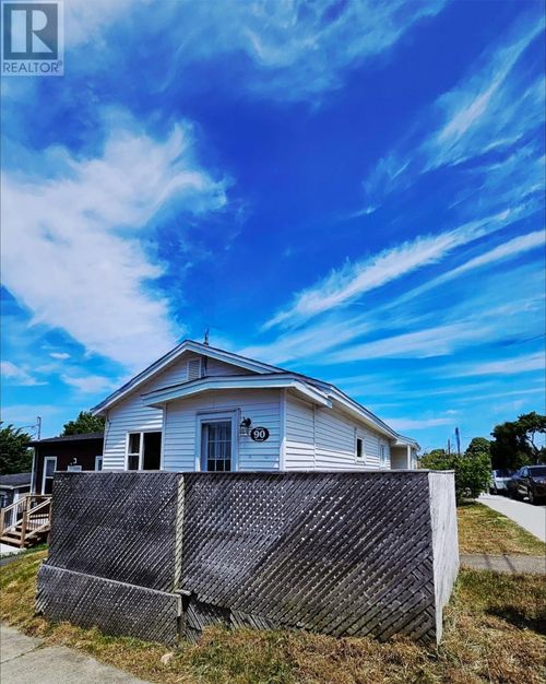 90 Mayor Ave, St. John's, NL, A1C4P2 | Card Image