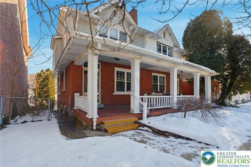 1050 Delaware Ave, Fountain Hill, PA, 18015-2509 | Card Image