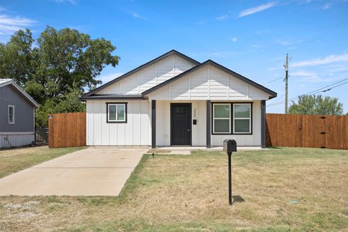 338 S 3rd St, Jacksboro, TX, 76458-2507 | Card Image