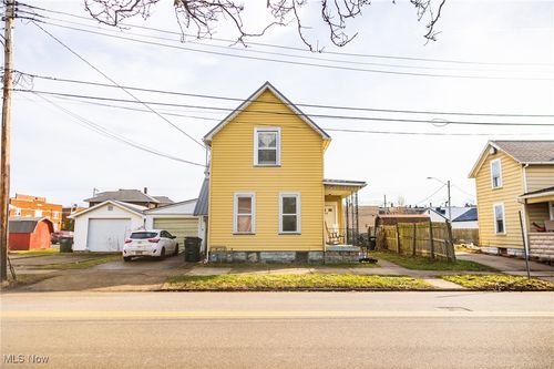 210 W 4th St, Dover, OH, 44622-2906 | Card Image