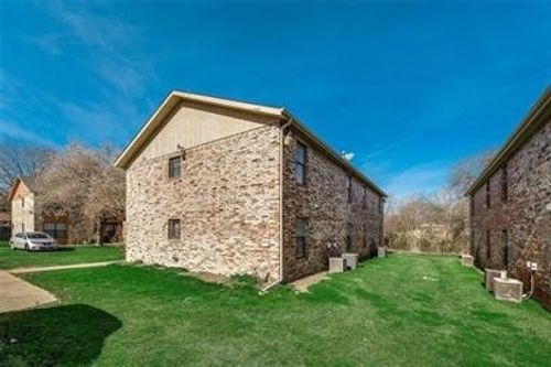 apt-b-214 Renfro St, Grand Prairie, TX, 75051-1882 | Card Image