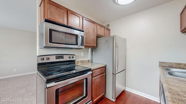106 Middletown Sq, Condo with 2 bedrooms, 1 bathrooms and null parking in Louisville KY | Image 11