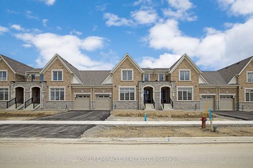 8 Bayberry Dr, Tottenham, ON, L0G1W0 | Card Image