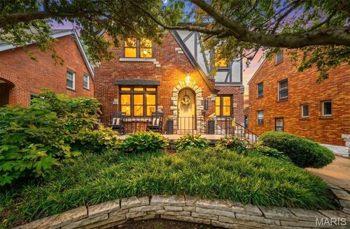 7835 Cornell Ave, University City, MO, 63130-3702 | Card Image
