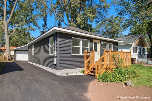 W1044 Florence Rd, Genoa City, WI, 53128-1449 | Card Image