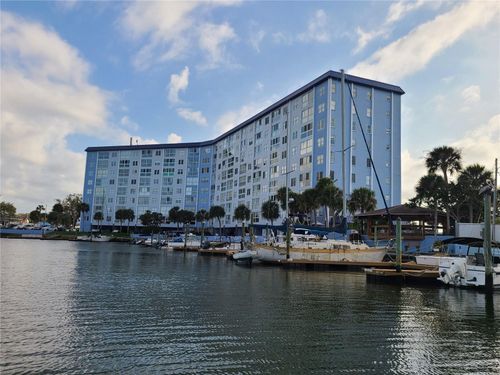 apt-810-4939 Floramar Ter, NEW PORT RICHEY, FL, 34652-3313 | Card Image