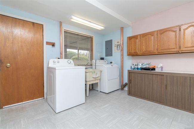 416 Parkhill Terr, House other with 5 bedrooms, 3 bathrooms and 8 parking in Ladysmith BC | Image 37