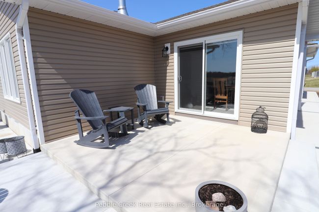 215 Lake Breeze Dr, House other with 2 bedrooms, 2 bathrooms and 2 parking in Goderich ON | Image 34