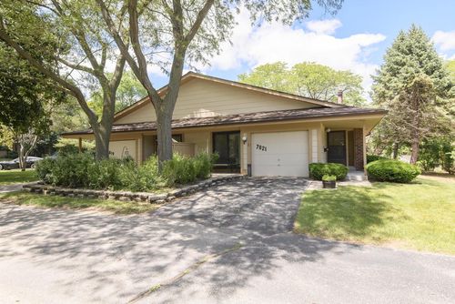 7821 W Heather Avenue, Milwaukee, WI, 53223 | Card Image