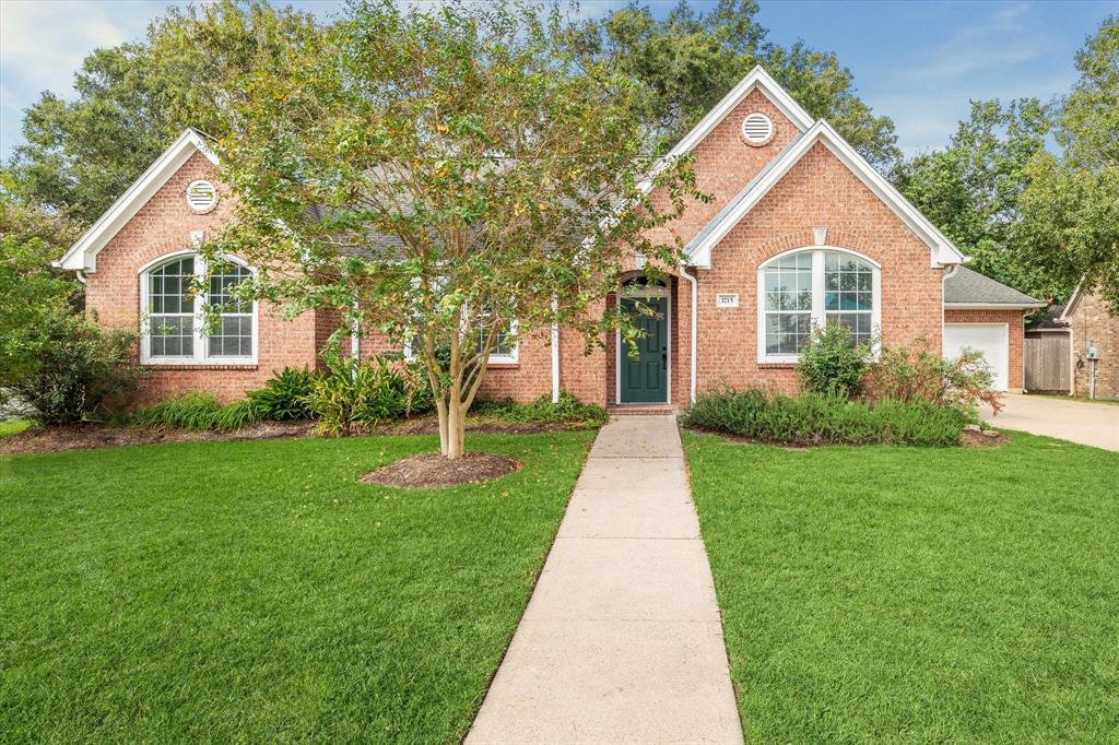 Les Talley Dr, El Lago, TX 77586