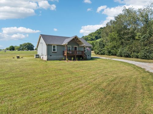 563 Defeated Creek Hwy, CARTHAGE, TN, 37030-2261 | Card Image