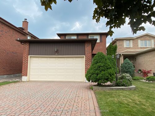 8 Belvedere Cres, Richmond Hill, ON, L4C8W2 | Card Image