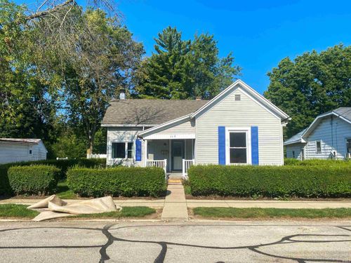 719 N West St, Winchester, IN, 47394-1018 | Card Image
