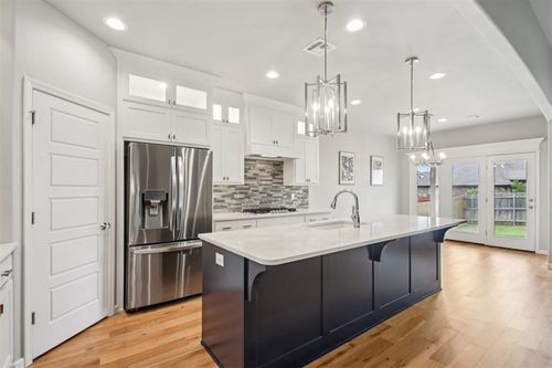 8216 Crew Lane, Edmond, OK, 73034 | Card Image