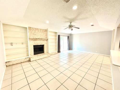 1401 Somerset Dr, Round Rock, TX, 78681-2806 | Card Image