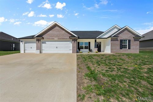 830 Lochinvar Ln, Cape Girardeau, MO, 63701-3567 | Card Image