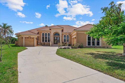 6165 9th Avenue Cir Ne, BRADENTON, FL, 34212-9561 | Card Image