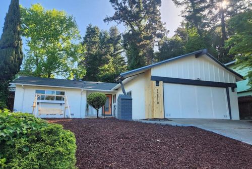 10910 Glen Artney St, Oakland, CA, 94605-5611 | Card Image