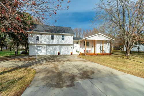 1207 Scenic Heights Rd Ne, Alexandria, MN, 56308-8690 | Card Image