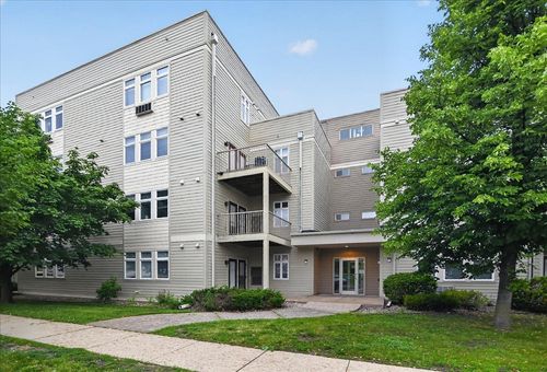 204-8206 Starr Grass Dr, Madison, WI, 53719-4572 | Card Image