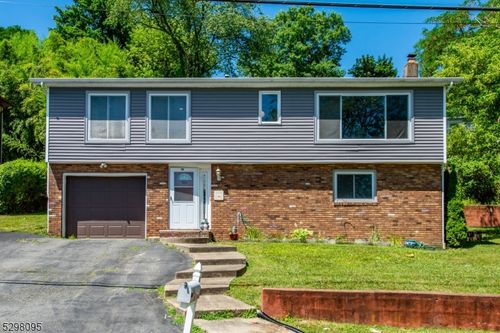 19 Southwynde Dr, Denville, NJ, 07834-2028 | Card Image