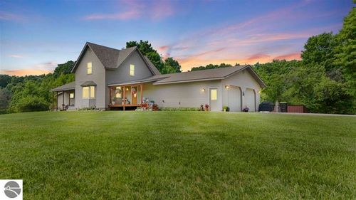 1922 W Freeman Rd, East Jordan, MI, 49727-9686 | Card Image