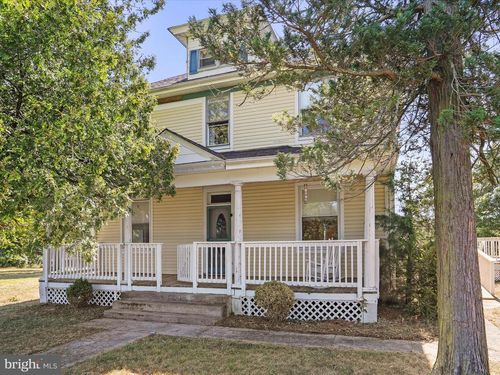 1048 Fairview Dr, BERKELEY SPRINGS, WV, 25411-3214 | Card Image