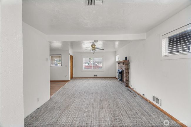 2300 W 2 Nd St, House other with 2 bedrooms, 1 bathrooms and 2 parking in Aberdeen WA | Image 6