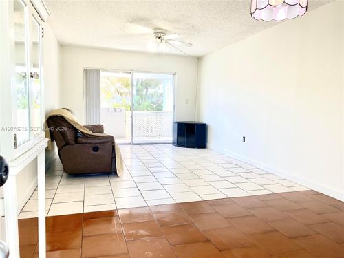 s314-6095 W 18th Ave, Hialeah, FL, 33012 | Card Image