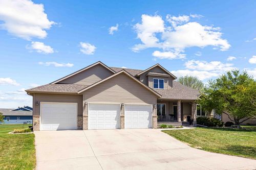 854 32nd St S, Moorhead, MN, 56560-6826 | Card Image