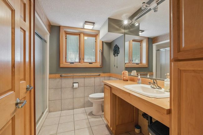 Upper Floor Bathroom | Image 13