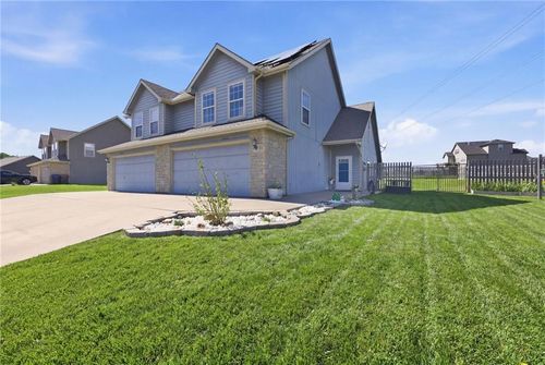 16820 Sheehan Rd, Basehor, KS, 66007-8224 | Card Image