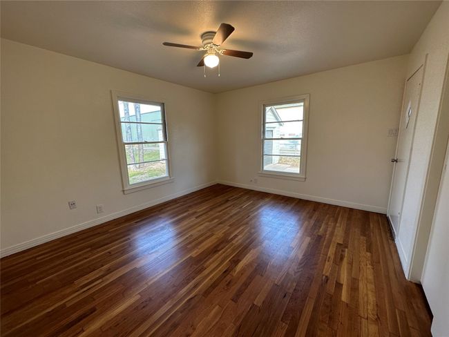 315 W Main St, Home with 2 bedrooms, 1 bathrooms and null parking in Midlothian TX | Image 15