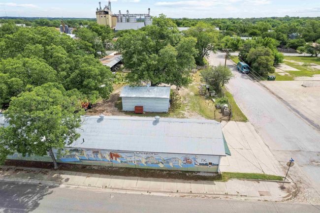 401 E 6 Th St, Home with 0 bedrooms, 0 bathrooms and null parking in Lampasas TX | Image 5