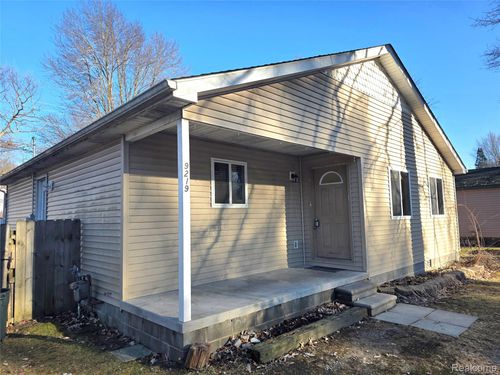 9219 Island Dr, Clay, MI, 48001-4412 | Card Image