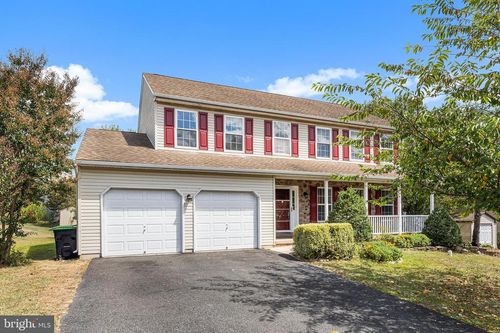 2004 Drake Run, Royersford, PA, 19468-4283 | Card Image