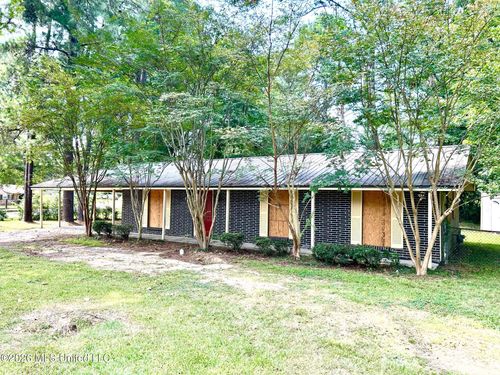 3065 Suncrest Dr, Jackson, MS, 39212-2577 | Card Image