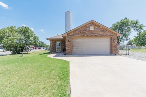 718 5th St, Elgin, OK, 73538-9278 | Card Image