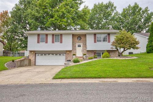 1104 Briarwood Dr, Bethalto, IL, 62010-1172 | Card Image