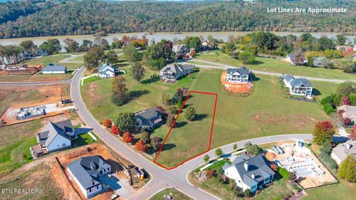 107 Chestnut Ln, Loudon, TN, 37774-2069 | Card Image